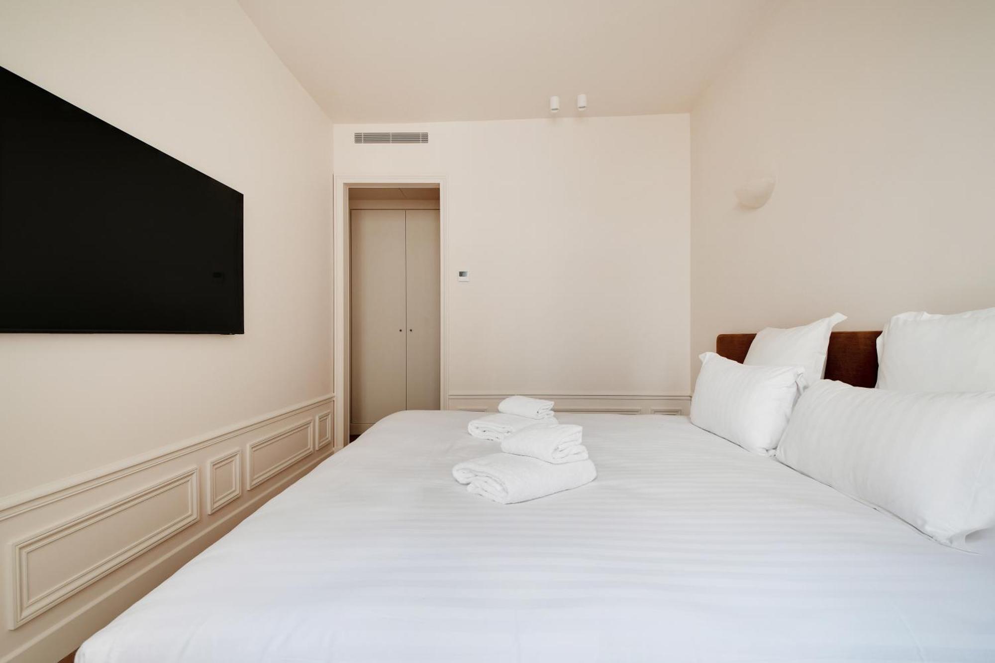 Pick A Flat'S Apartements With Services In Louvre - Rue Des Halles Paris Exterior photo